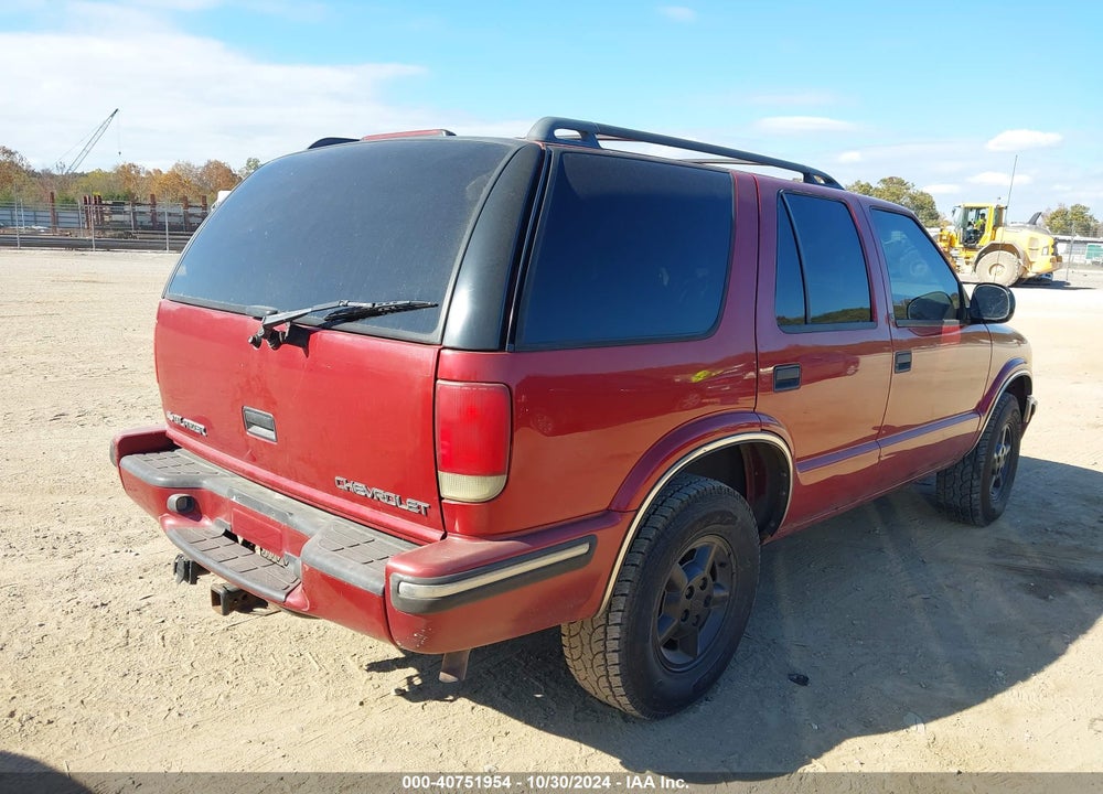 1998 CHEVROLET BLAZER LS VIN: 1GNDT13W7W2135429