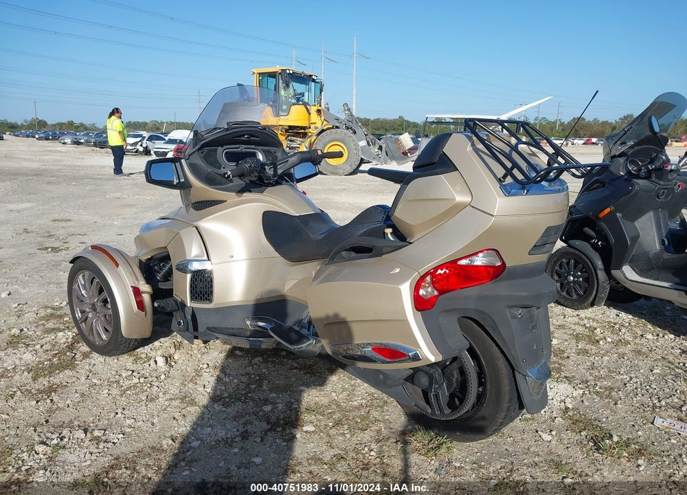 2018 CAN-AM SPYDER ROADSTER RT/RT LIMITED/RT LIMITED 10TH ANNIVERSARY VIN: 2BXNBDD2XJV003795