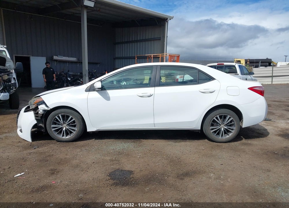 2018 TOYOTA COROLLA LE VIN: 5YFBURHE2JP758415