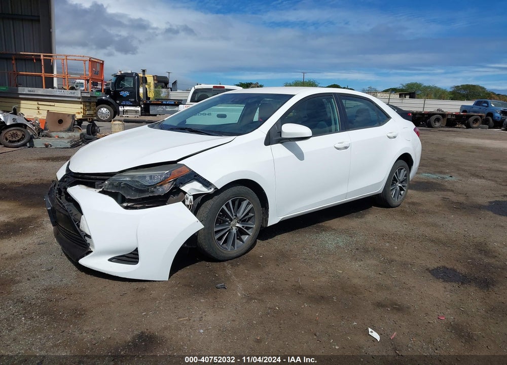 2018 TOYOTA COROLLA LE VIN: 5YFBURHE2JP758415