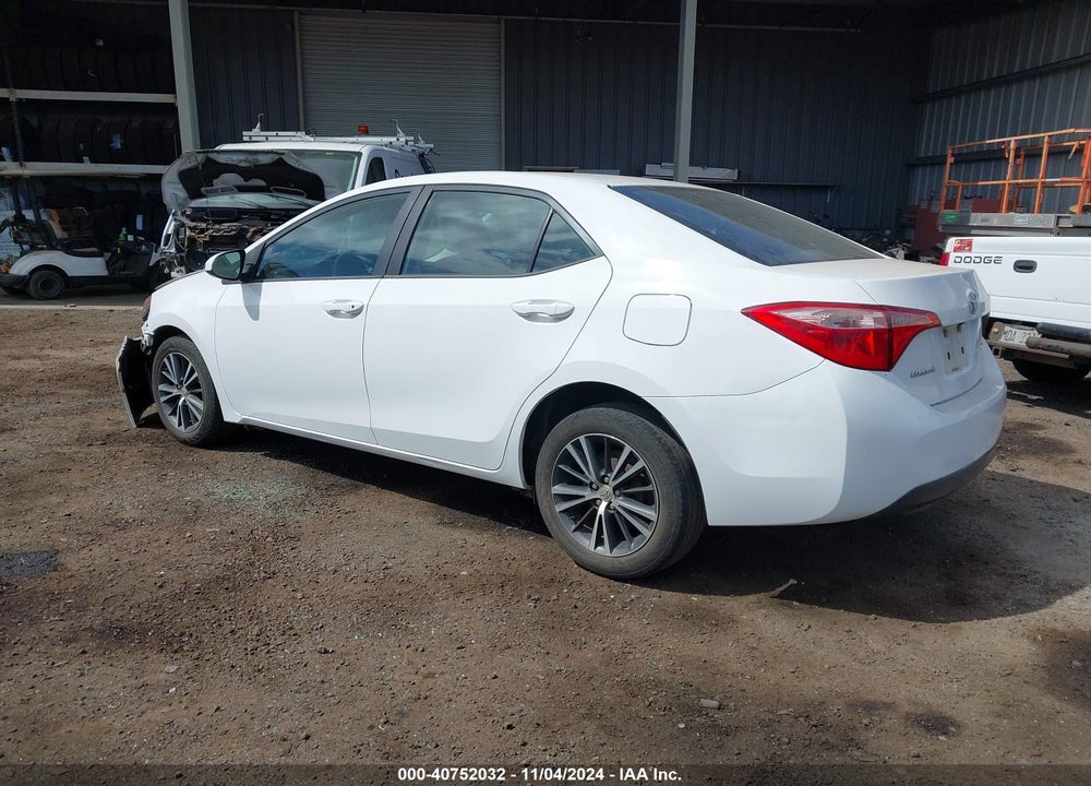 2018 TOYOTA COROLLA LE VIN: 5YFBURHE2JP758415