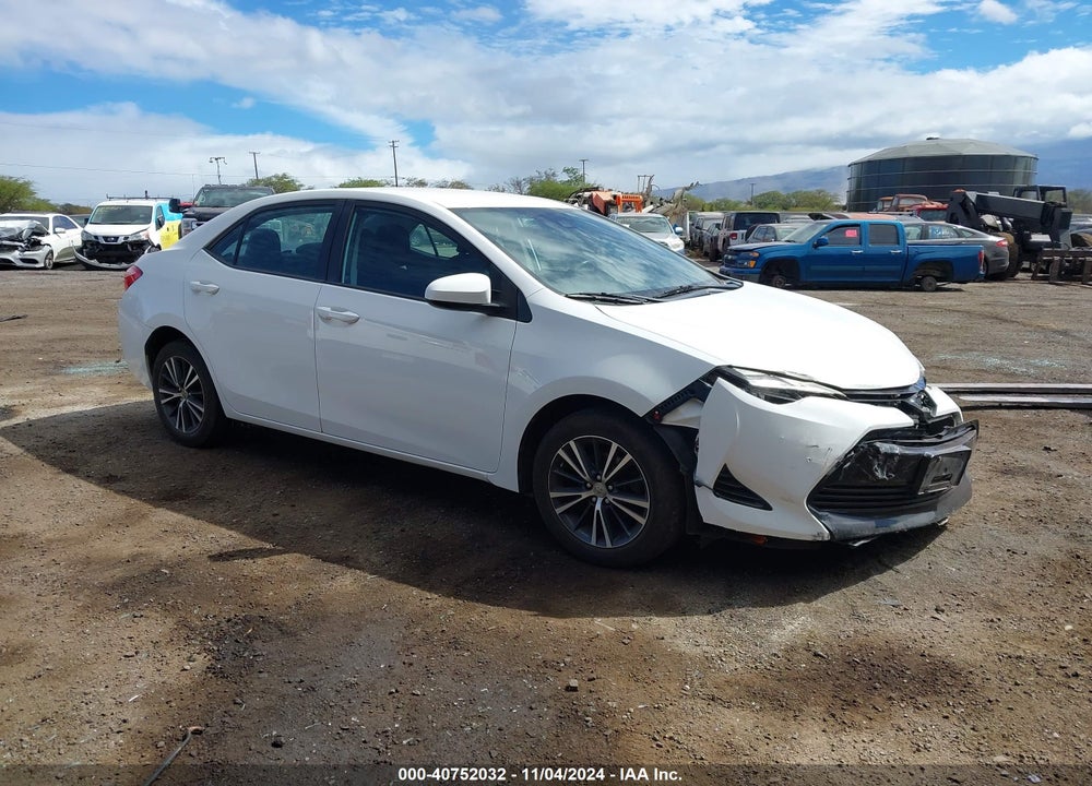 2018 TOYOTA COROLLA LE VIN: 5YFBURHE2JP758415