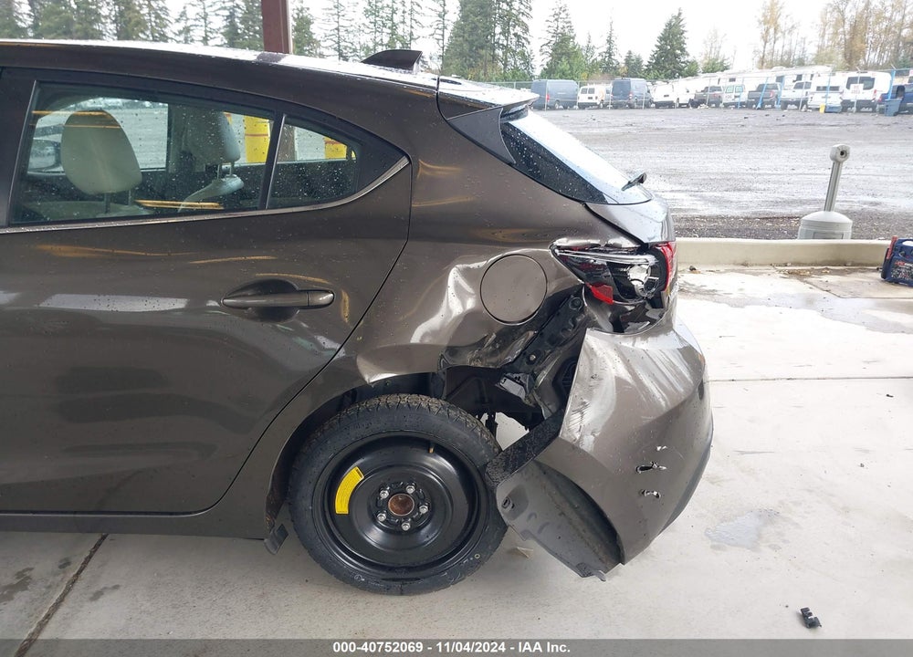 2014 MAZDA 3 S GRAND TOURING VIN: JM1BM1M32E1209118