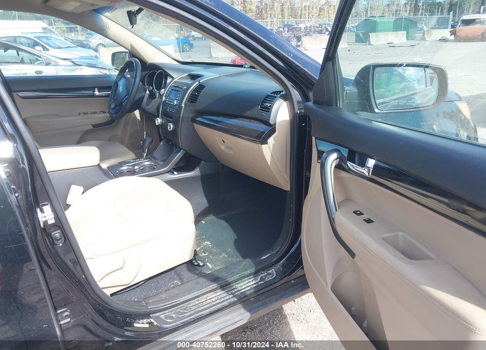 2011 KIA SORENTO EX V6 VIN: 5XYKU4A26BG143245
