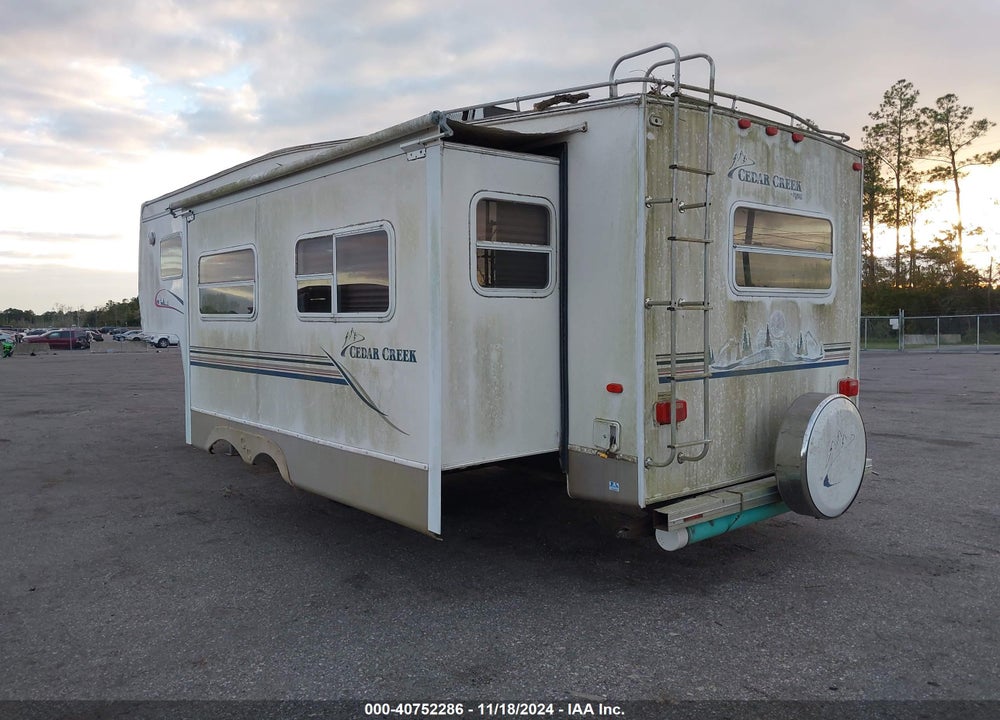 2000 CEDAR CREEK 30FT 5TH WHEEL VIN: 4X4FCRF24YS180642