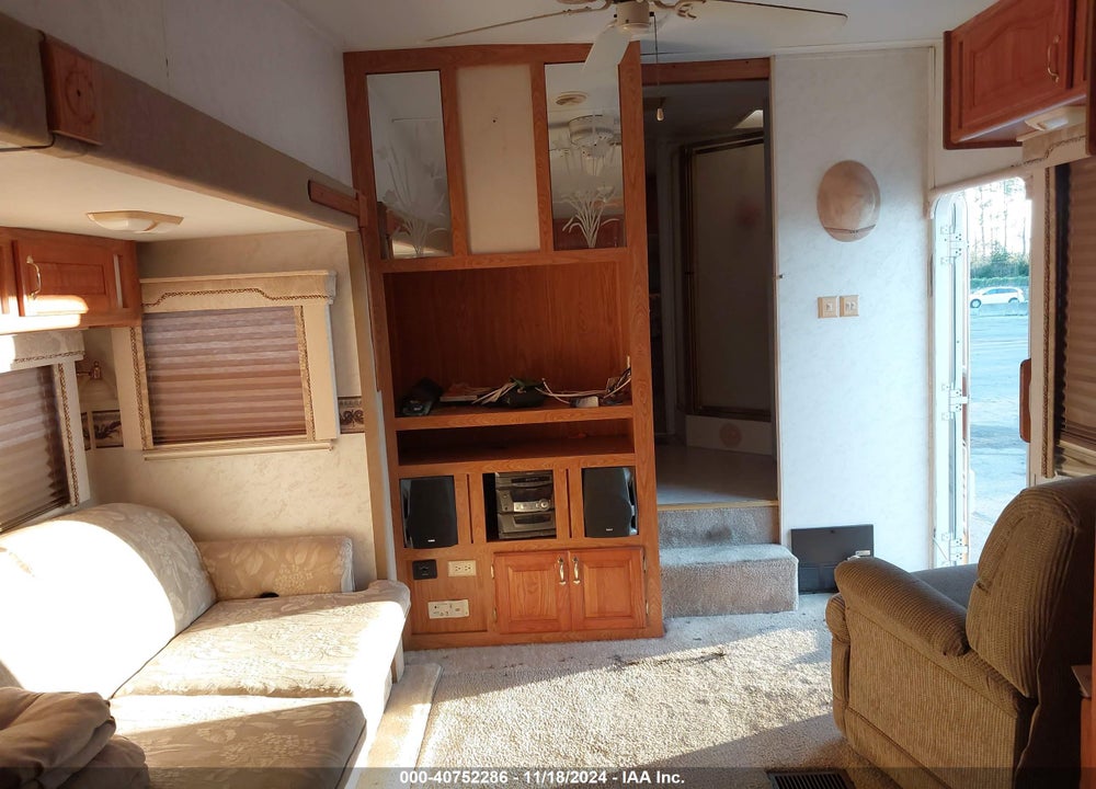 2000 CEDAR CREEK 30FT 5TH WHEEL VIN: 4X4FCRF24YS180642