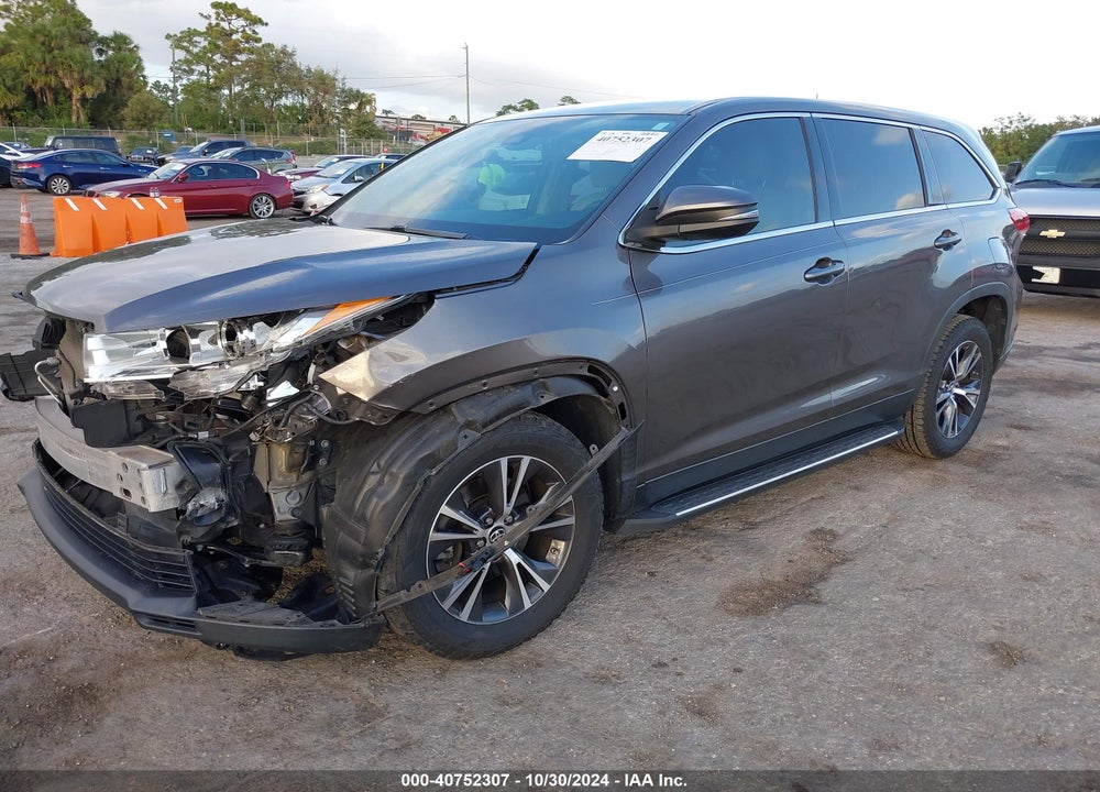 2019 TOYOTA HIGHLANDER LE VIN: 5TDZARFH2KS050579