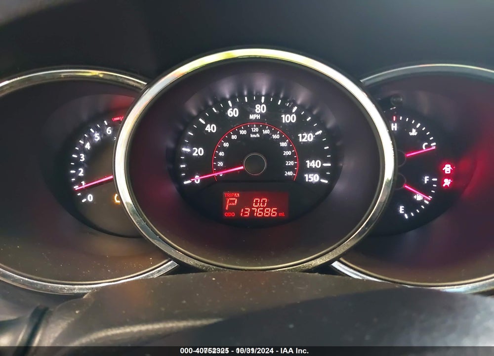 2011 KIA SORENTO LX VIN: 5XYKTCA12BG179132