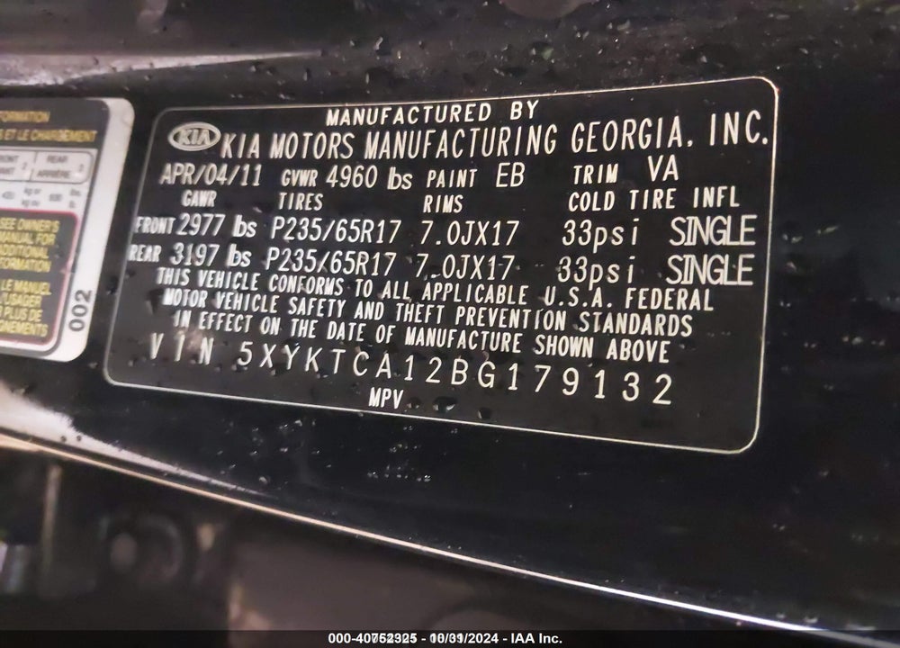 2011 KIA SORENTO LX VIN: 5XYKTCA12BG179132