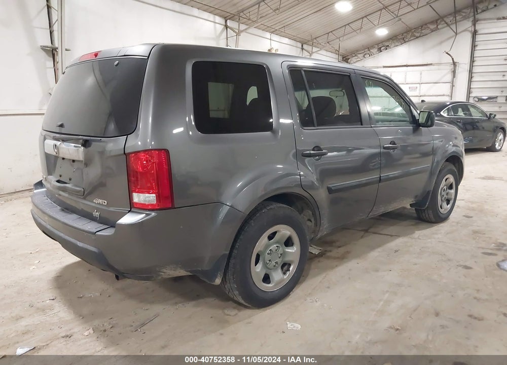 2011 HONDA PILOT VIN: 5FNYF4H26BB088863