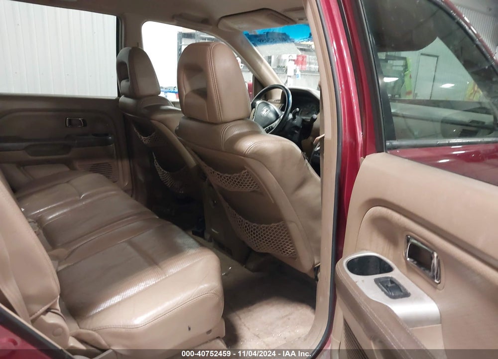 2004 HONDA PILOT EX VIN: 2HKYF18524H619683