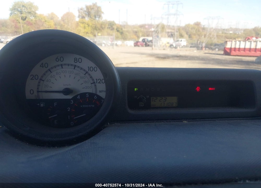2005 SCION XB VIN: JTLKT324554007399