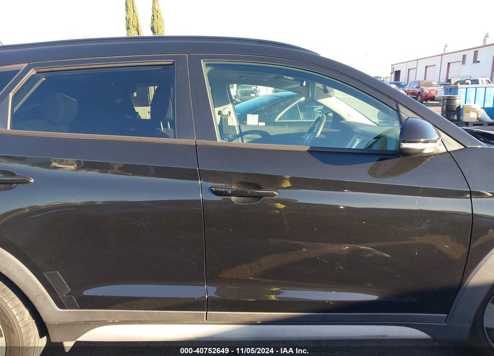 2017 HYUNDAI TUCSON VALUE VIN: KM8J33A26HU577788