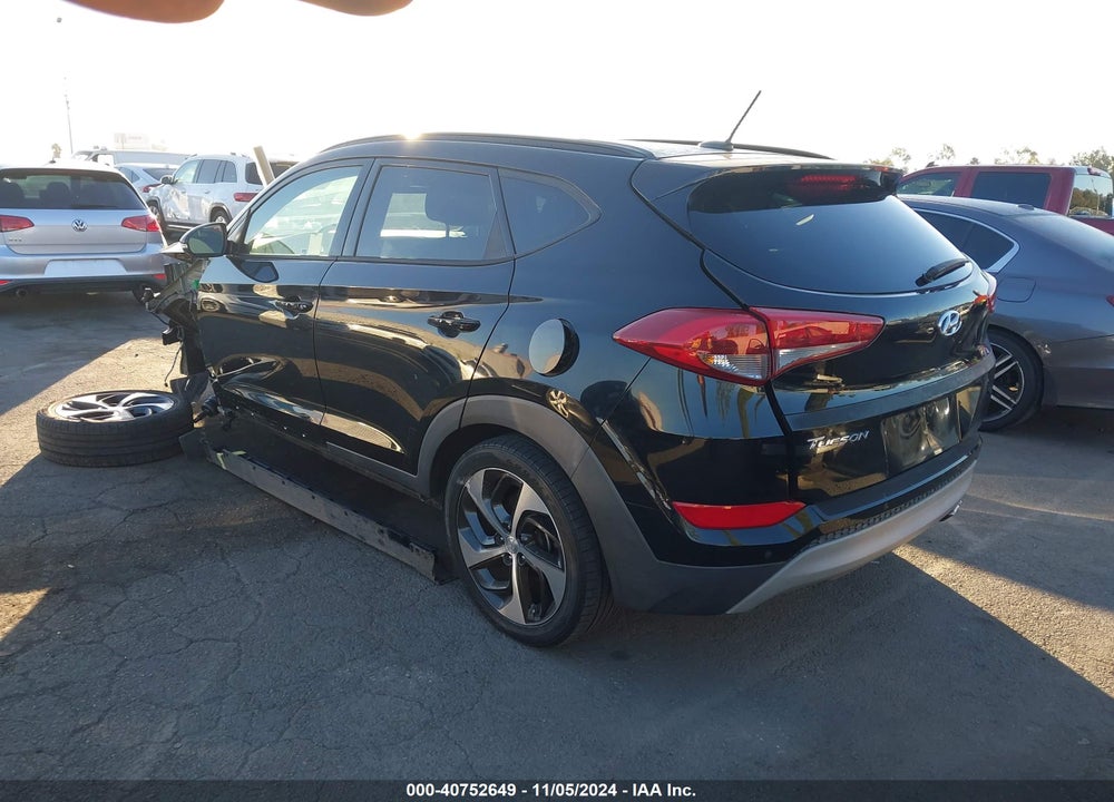 2017 HYUNDAI TUCSON VALUE VIN: KM8J33A26HU577788