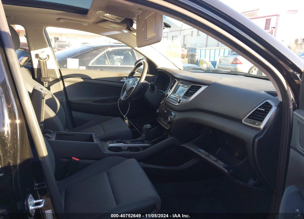 2017 HYUNDAI TUCSON VALUE VIN: KM8J33A26HU577788