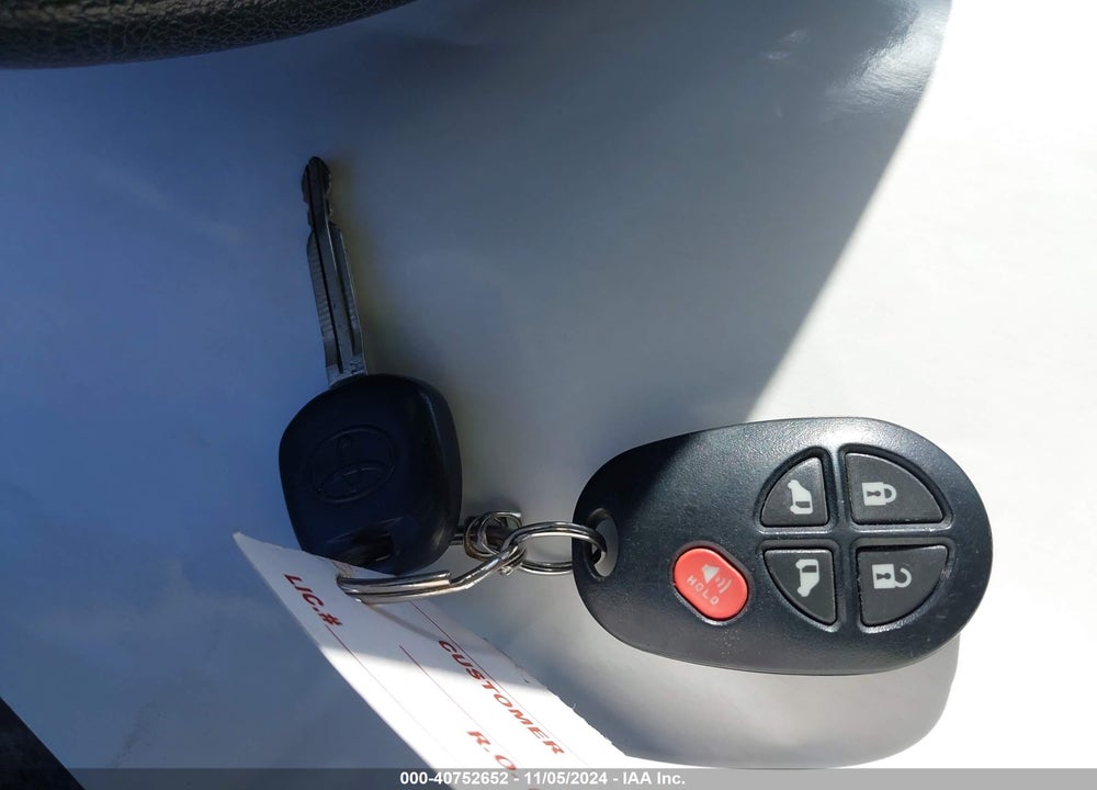 2015 TOYOTA SIENNA LE 8 PASSENGER VIN: 5TDKK3DC0FS645438