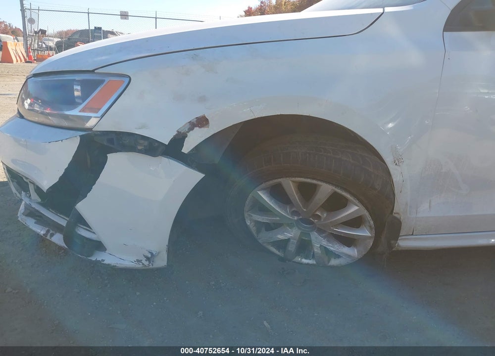 2015 VOLKSWAGEN JETTA 1.8T SE VIN: 3VWD17AJXFM212180