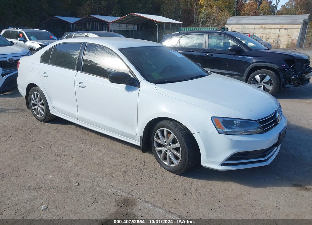 2015 VOLKSWAGEN JETTA 1.8T SE VIN: 3VWD17AJXFM212180