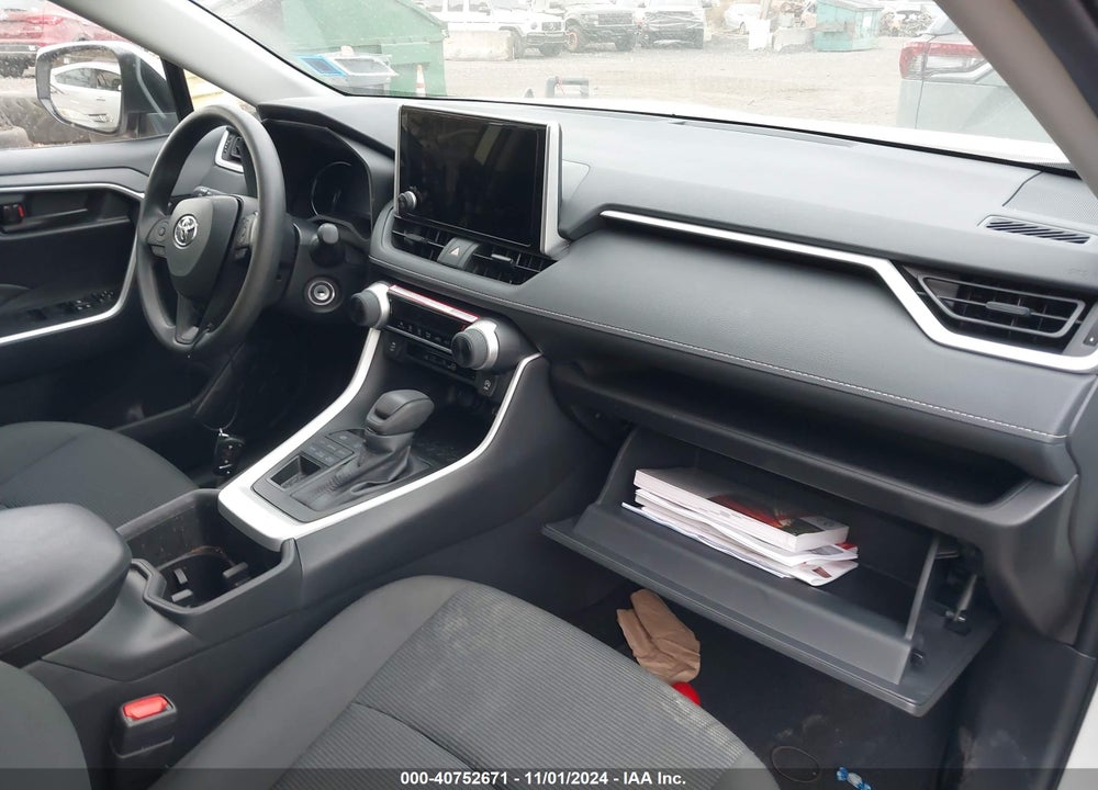 2024 TOYOTA RAV4 LE VIN: 2T3G1RFV2RC467367