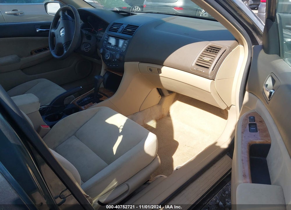 2004 HONDA ACCORD 2.4 EX VIN: 1HGCM56774A056716