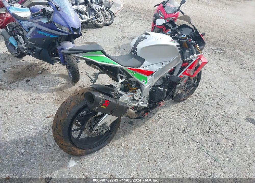 2018 APRILIA RSV4 VIN: ZD4KEU008JS001473