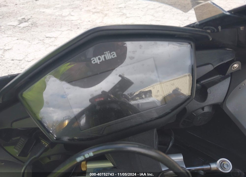 2018 APRILIA RSV4 VIN: ZD4KEU008JS001473