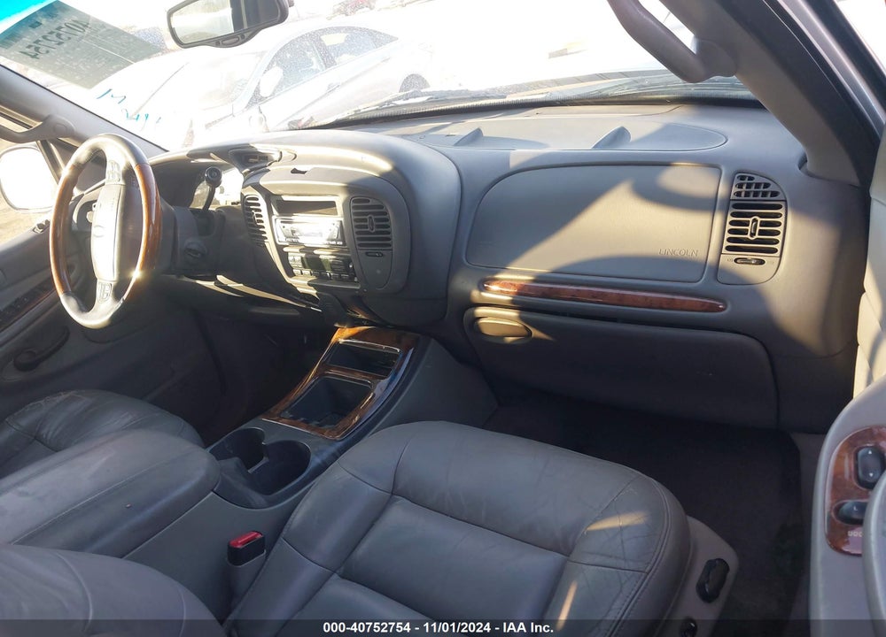 2000 LINCOLN NAVIGATOR VIN: 5LMEU27A2YLJ32507