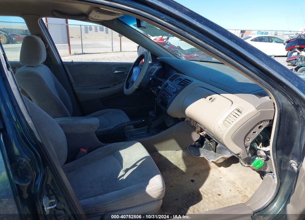 2001 HONDA ACCORD 2.3 LX VIN: 3HGCG66521G703435