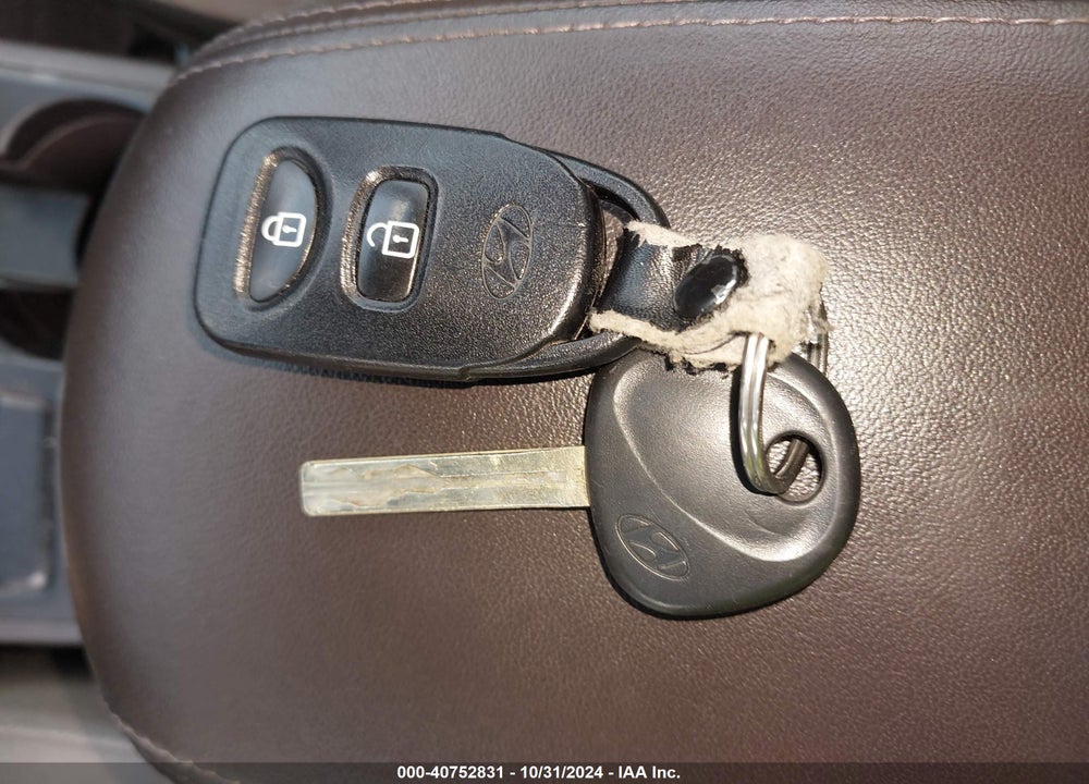 2014 HYUNDAI TUCSON SE VIN: KM8JUCAG2EU916275