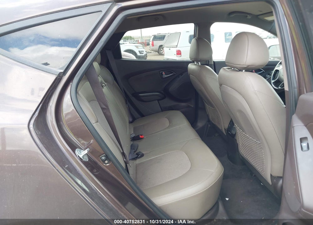 2014 HYUNDAI TUCSON SE VIN: KM8JUCAG2EU916275