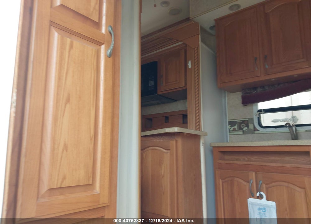 2008 CROSSROADS SEVILLE 36 SK VIN: 4V0FC36258E002925