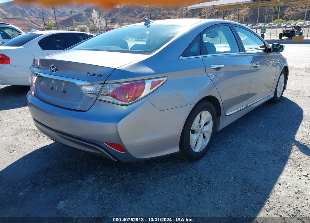 2015 HYUNDAI SONATA HYBRID VIN: KMHEC4A49FA138348