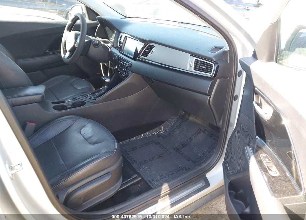 2017 KIA NIRO TOURING VIN: KNDCE3LC0H5053303