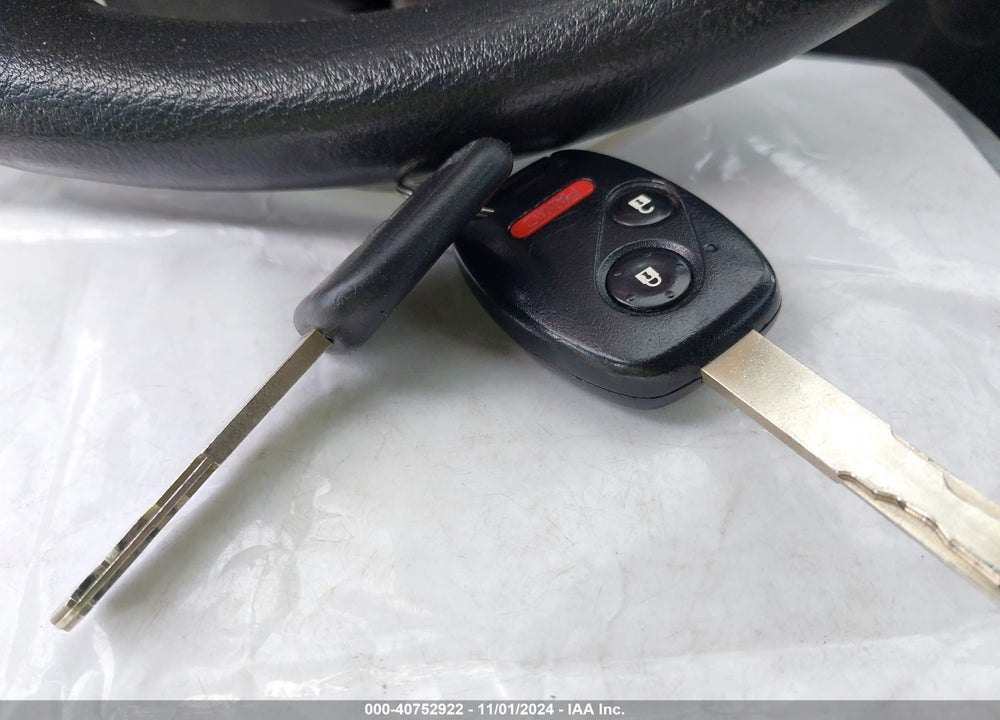 2012 HONDA FIT VIN: JHMGE8G3XCC000040