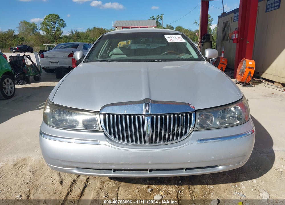 2002 LINCOLN TOWN CAR CARTIER VIN: 1LNHM83W42Y662802