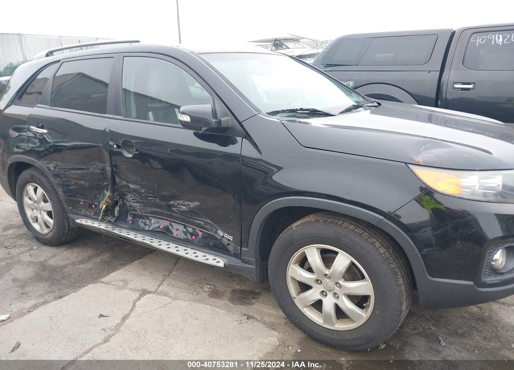 2012 KIA SORENTO LX VIN: 5XYKTCA65CG256945