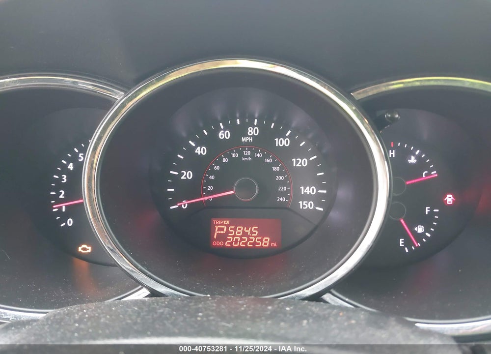 2012 KIA SORENTO LX VIN: 5XYKTCA65CG256945