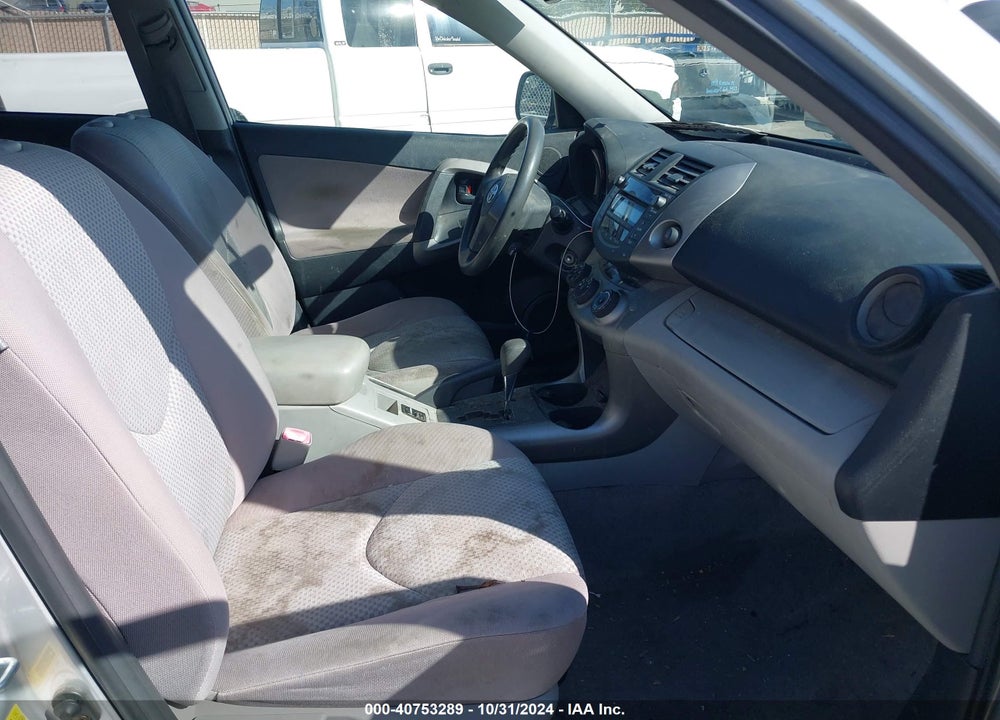 2006 TOYOTA RAV4 VIN: JTMBD33V165027788