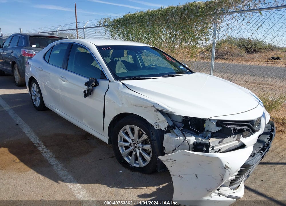 2018 TOYOTA CAMRY LE VIN: JTNB11HK2J3011143