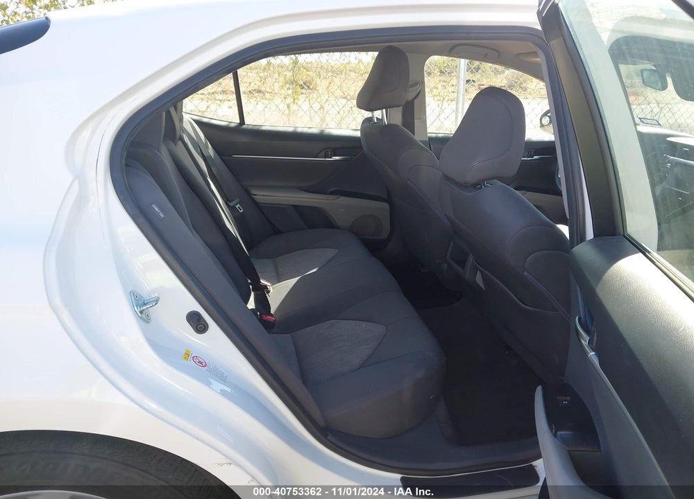 2018 TOYOTA CAMRY LE VIN: JTNB11HK2J3011143