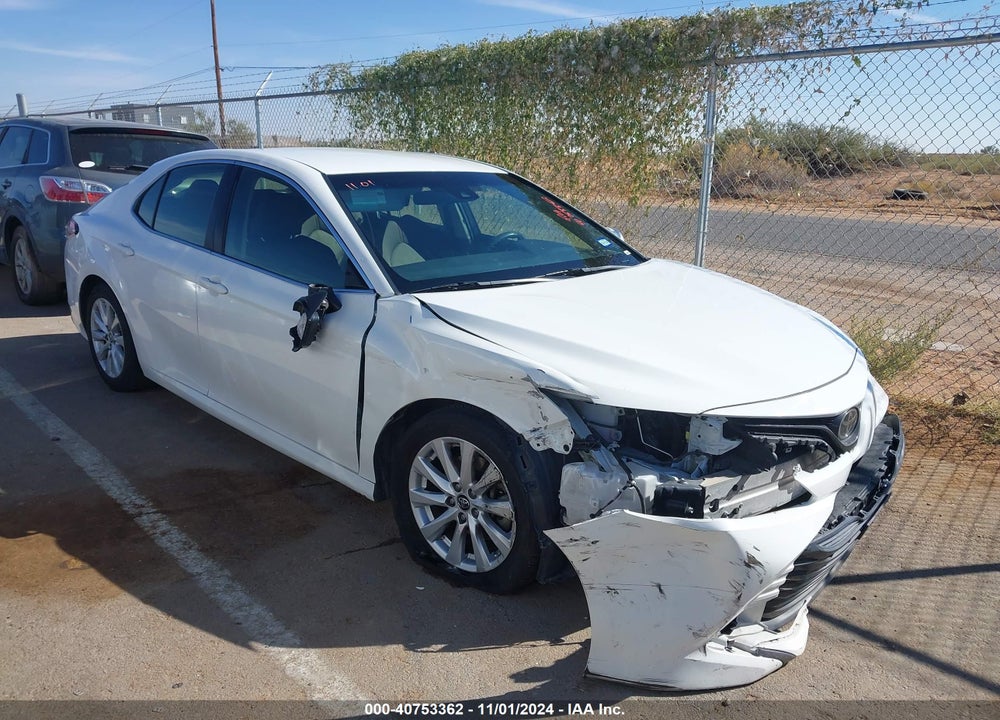 2018 TOYOTA CAMRY LE VIN: JTNB11HK2J3011143