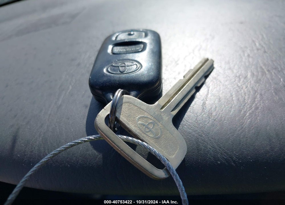 2001 TOYOTA CAMRY LE VIN: 4T1BG22K91U059052