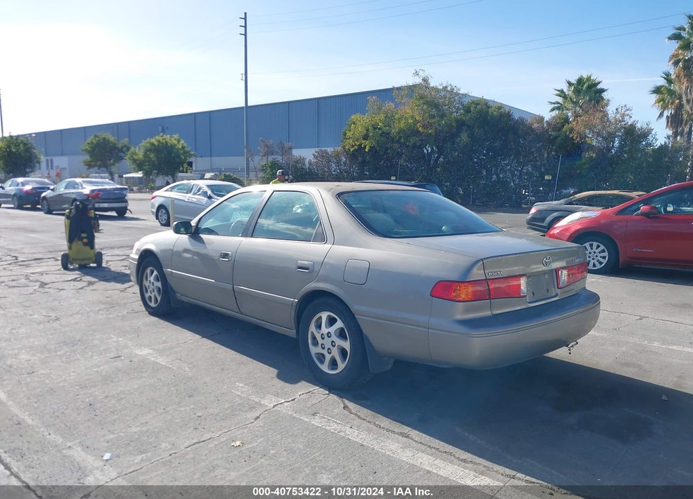 2001 TOYOTA CAMRY LE VIN: 4T1BG22K91U059052