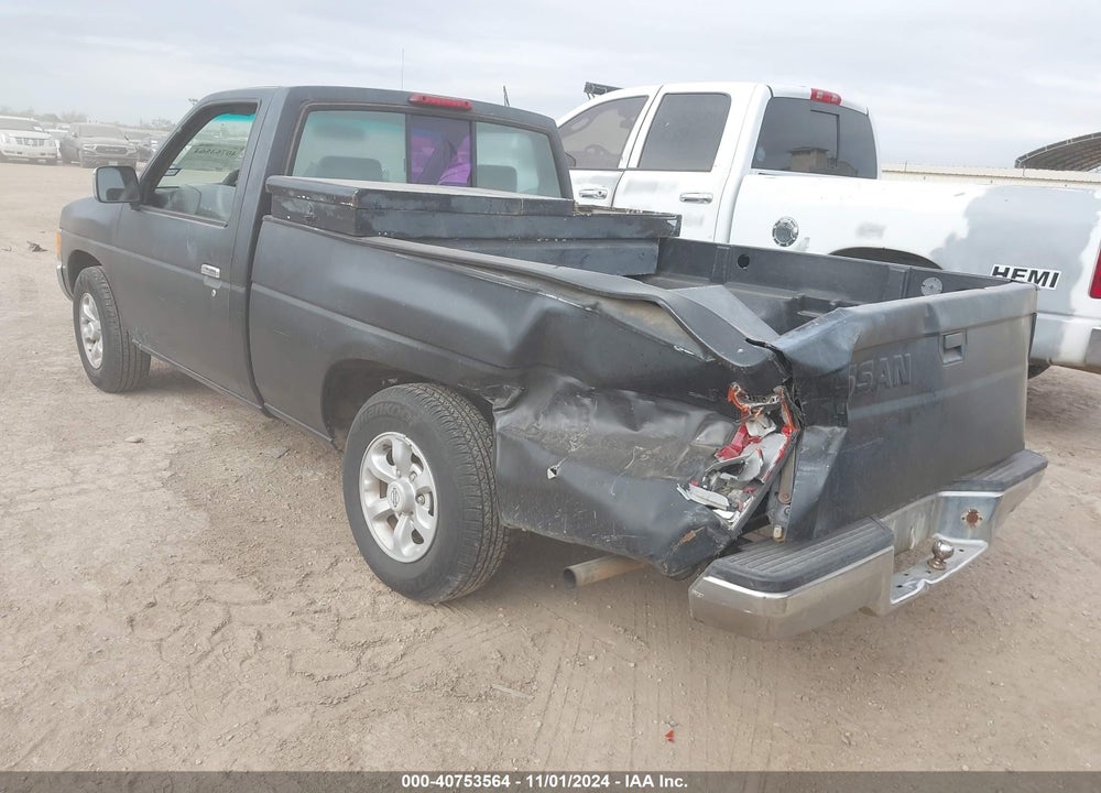 1996 NISSAN TRUCK XE VIN: 1N6SD11S7TC387780
