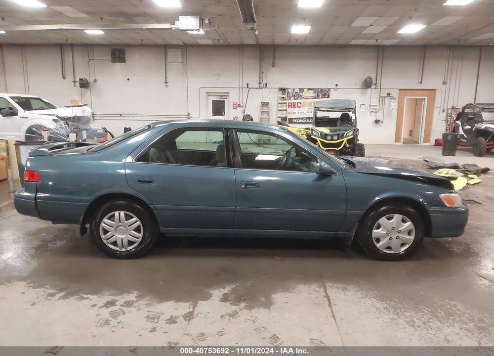 2001 TOYOTA CAMRY LE VIN: 4T1BG22K41U775096