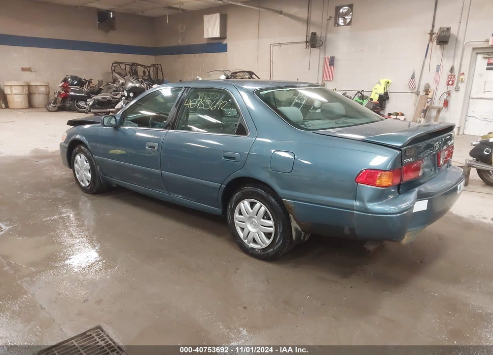 2001 TOYOTA CAMRY LE VIN: 4T1BG22K41U775096