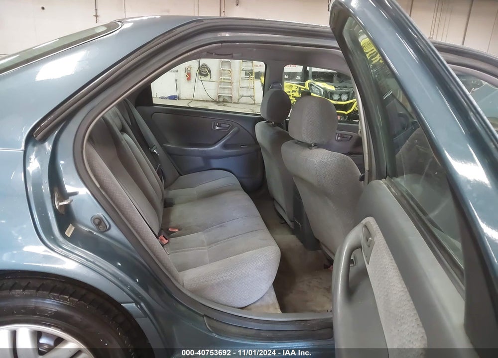 2001 TOYOTA CAMRY LE VIN: 4T1BG22K41U775096