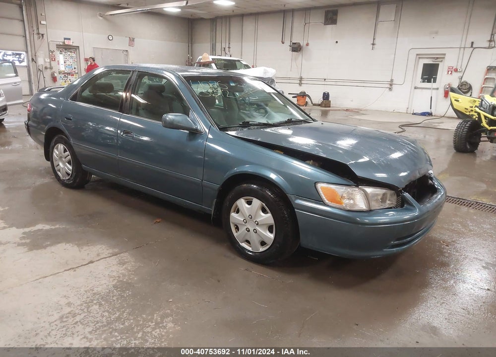 2001 TOYOTA CAMRY LE VIN: 4T1BG22K41U775096