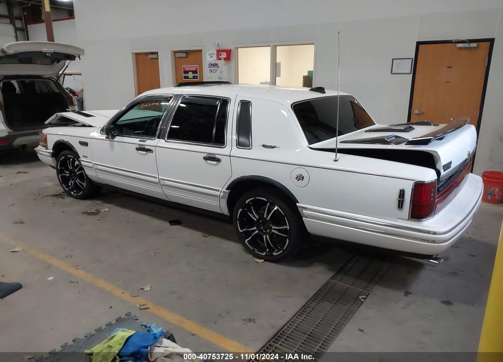 1994 LINCOLN TOWN CAR SIGNATURE/TOURNAMENT VIN: 1LNLM82W6RY782526