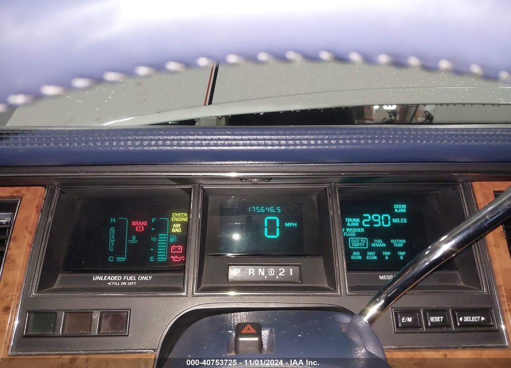 1994 LINCOLN TOWN CAR SIGNATURE/TOURNAMENT VIN: 1LNLM82W6RY782526